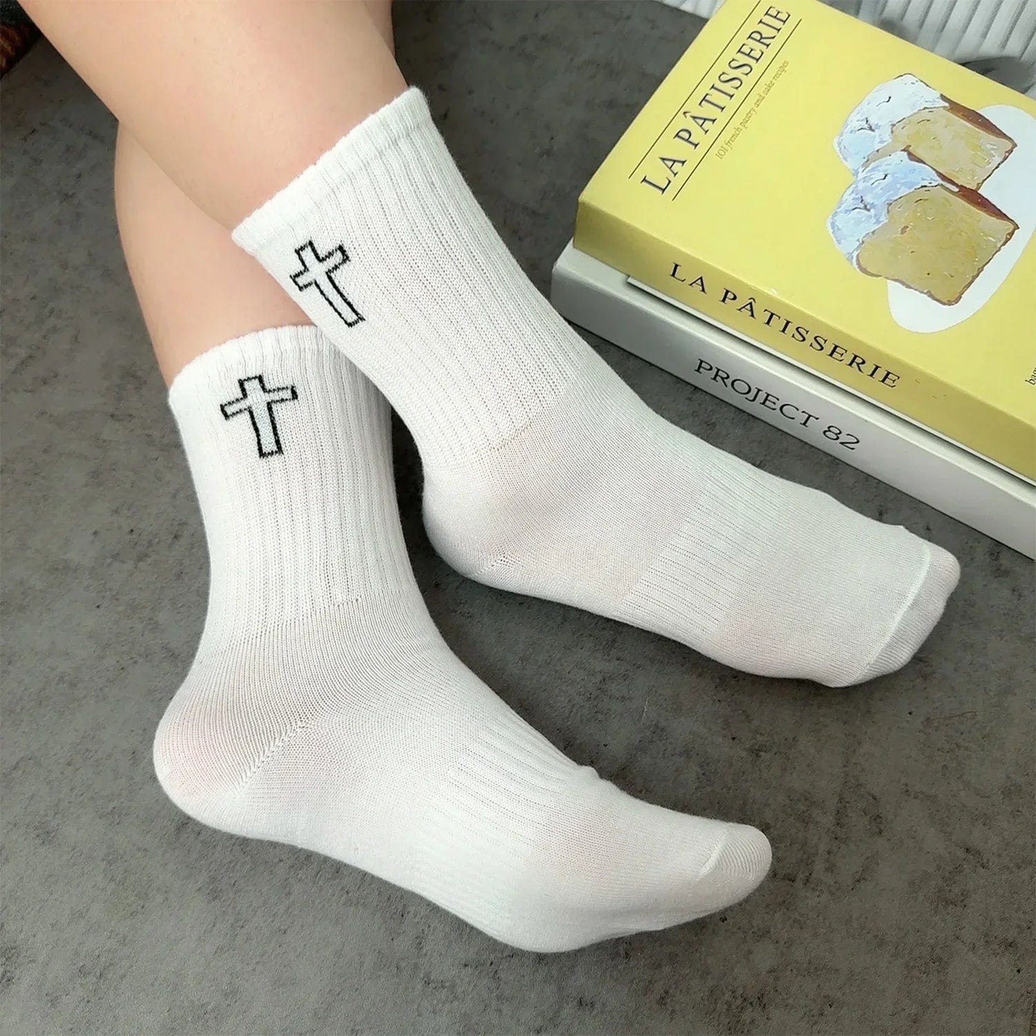Men's Black and White Socks Spring and Summer Midsection Cross Embroidered Long Socks Teenage Trend Sweat Absorbing Socks